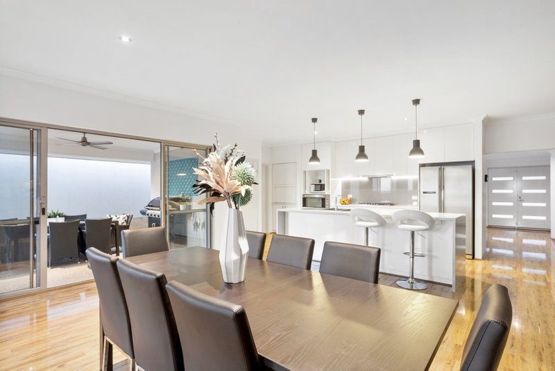 Photo - 9 Podman Loop, North Coogee WA 6163 - Image 2