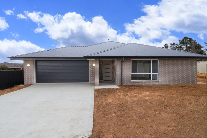 Photo - 9 Pointsfield Place, Armidale NSW 2350 - Image 1