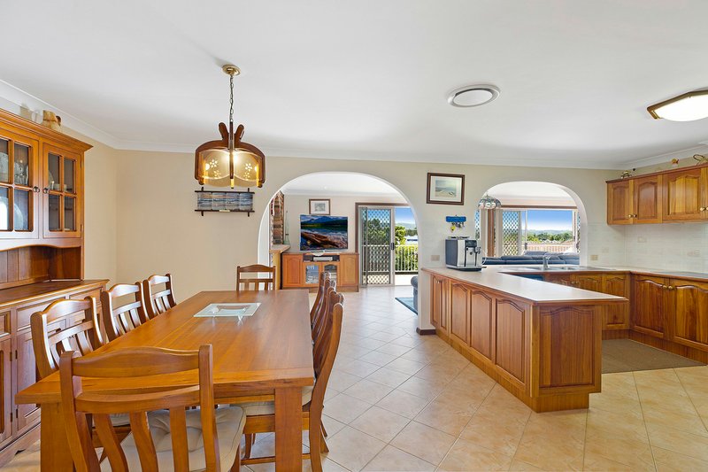 Photo - 9 Premier Way, Bateau Bay NSW 2261 - Image 3