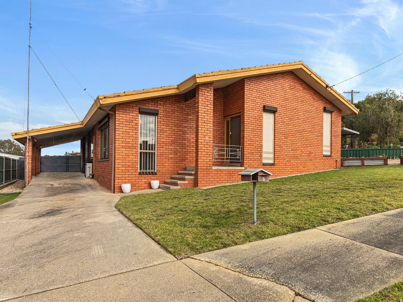 9 Priestley Crescent, Seymour VIC 3660