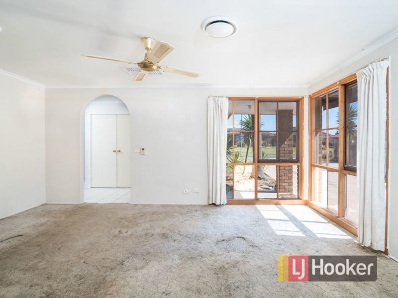 Photo - 9 Princess Maria Place, Hampton Park VIC 3976 - Image 3