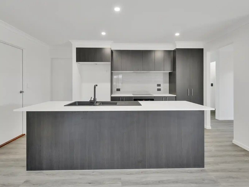 Photo - 9 Pulsar Street, Flagstone QLD 4280 - Image 2