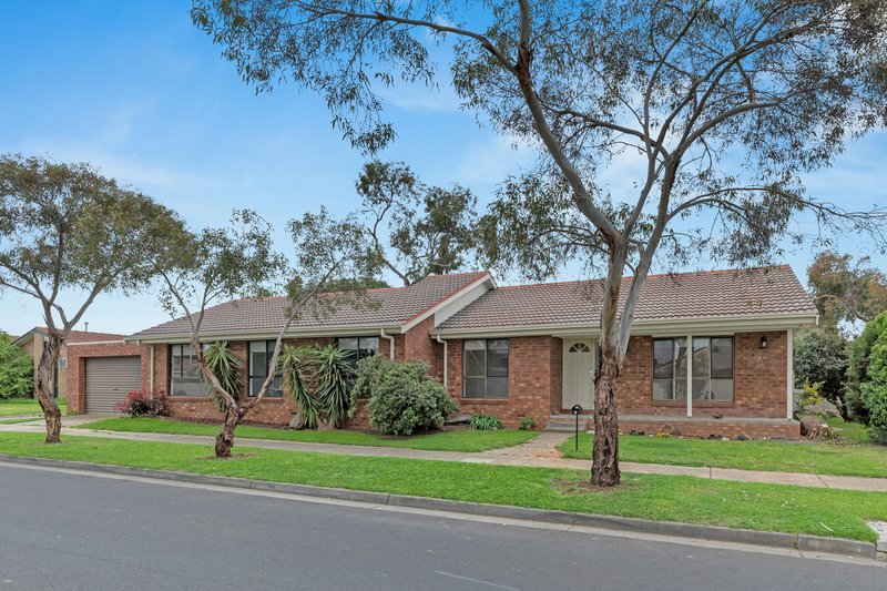 Photo - 9 Quarbing Street, Werribee VIC 3030 - Image 1