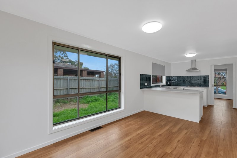 Photo - 9 Quarbing Street, Werribee VIC 3030 - Image 3