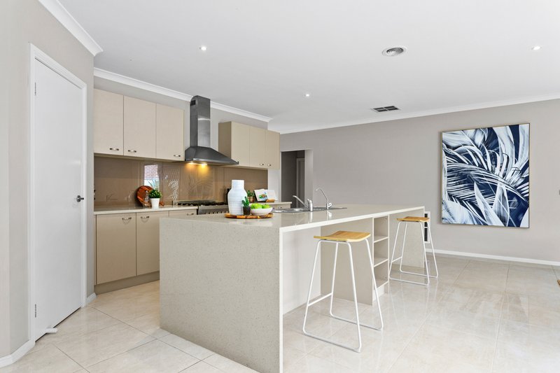 Photo - 9 Quartz Grove, Epping VIC 3076 - Image 2