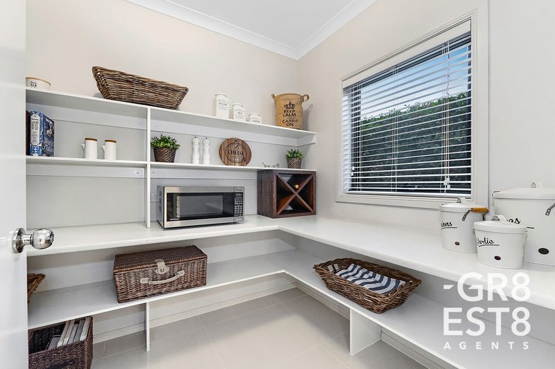 Photo - 9 Ranfurlie Boulevard, Cranbourne West VIC 3977 - Image 6