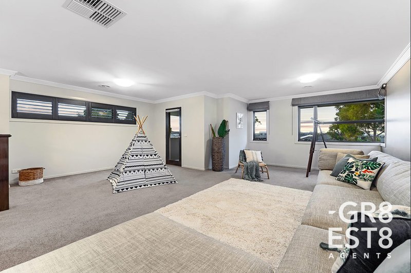 Photo - 9 Ranfurlie Boulevard, Cranbourne West VIC 3977 - Image 18