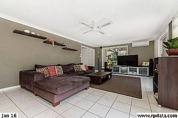 Photo - 9 Range Court, Arundel QLD 4214 - Image 3