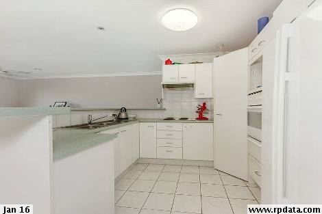 Photo - 9 Range Court, Arundel QLD 4214 - Image 6