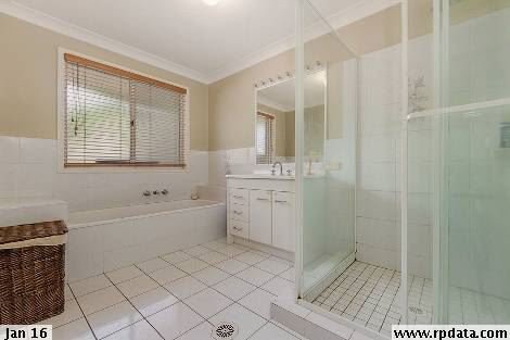 Photo - 9 Range Court, Arundel QLD 4214 - Image 10