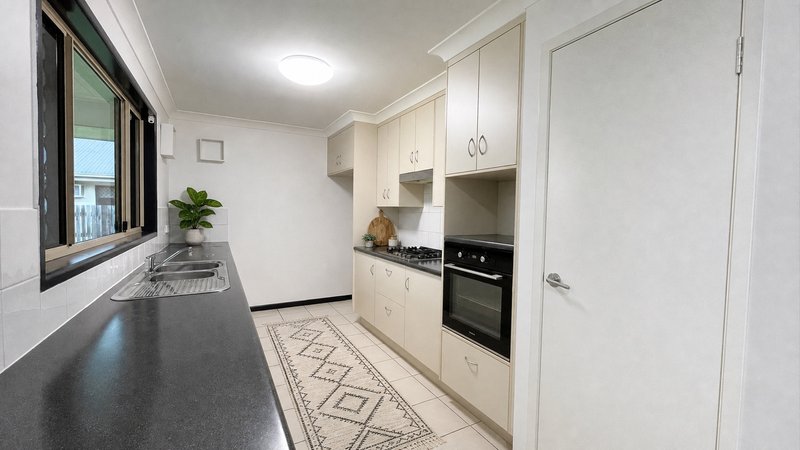 Photo - 9 Rangeleigh Court, Mount Louisa QLD 4814 - Image 4