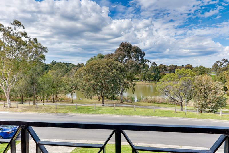 Photo - 9 Ravenhill Boulevard, Roxburgh Park VIC 3064 - Image 12