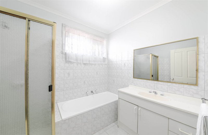 Photo - 9 Reading Close, Roxburgh Park VIC 3064 - Image 10