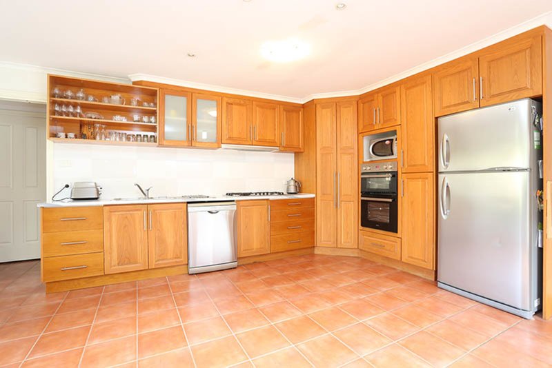 Photo - 9 Rearden Crescent, Roxburgh Park VIC 3064 - Image 3