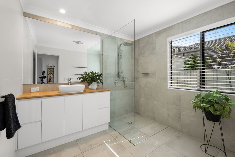 Photo - 9 Rebecca Court, Broadbeach Waters QLD 4218 - Image 19