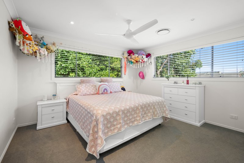 Photo - 9 Rebecca Court, Broadbeach Waters QLD 4218 - Image 22