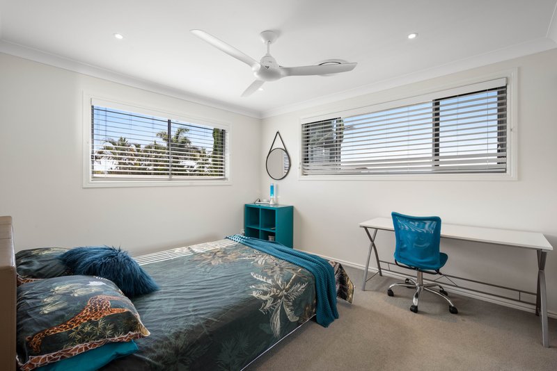 Photo - 9 Rebecca Court, Broadbeach Waters QLD 4218 - Image 23