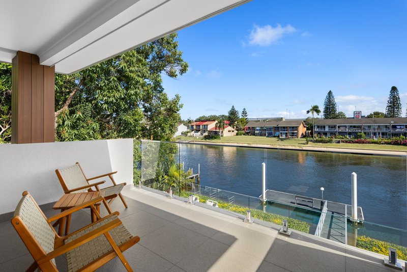 Photo - 9 Rebecca Court, Broadbeach Waters QLD 4218 - Image 25