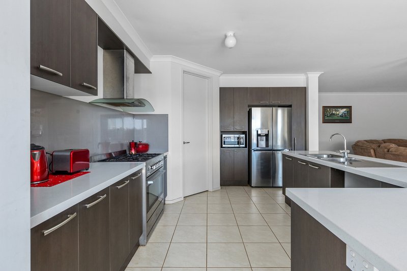Photo - 9 Red Box Court, Seymour VIC 3660 - Image 3