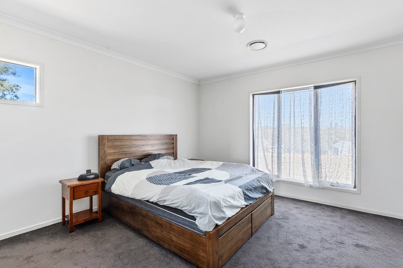 Photo - 9 Red Box Court, Seymour VIC 3660 - Image 4