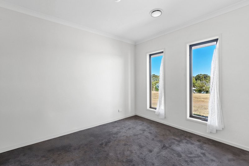 Photo - 9 Red Box Court, Seymour VIC 3660 - Image 8