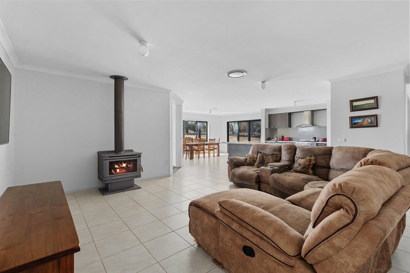 Photo - 9 Red Box Court, Seymour VIC 3660 - Image 13