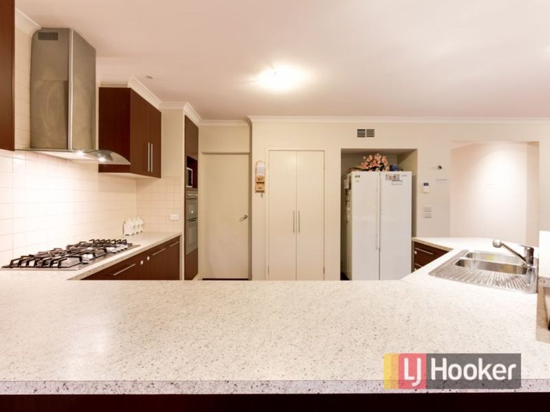 Photo - 9 Redleaf Close, Hampton Park VIC 3976 - Image 7