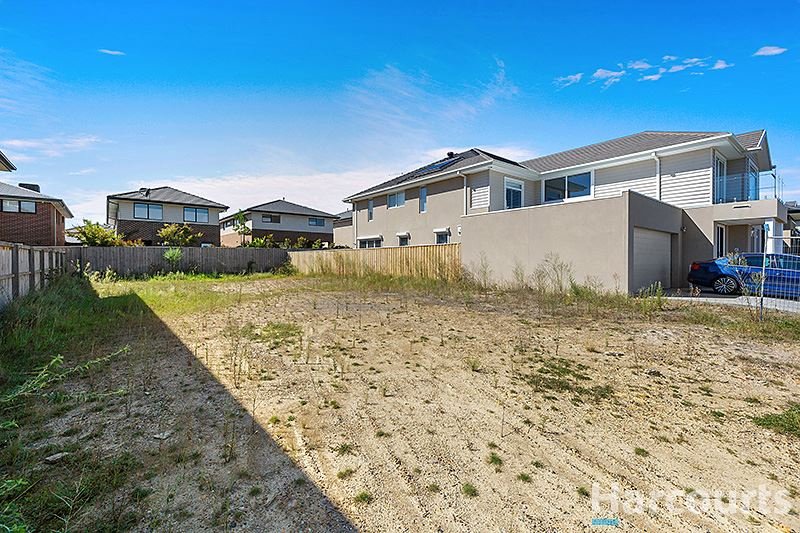 Photo - 9 Reflection Drive, Wantirna South VIC 3152 - Image 2