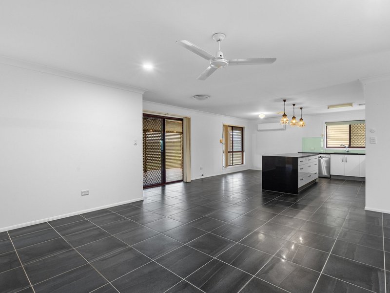 Photo - 9 Regency Court, Strathpine QLD 4500 - Image 3