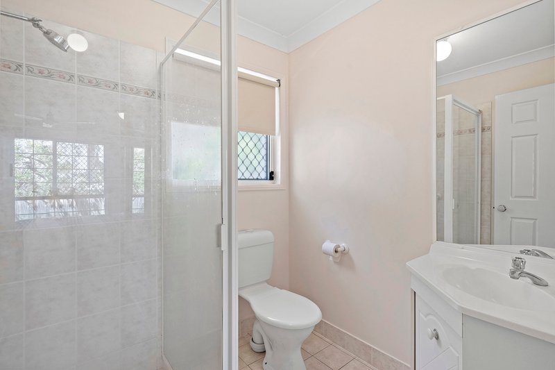 Photo - 9 Regency Place, Kenmore Hills QLD 4069 - Image 7