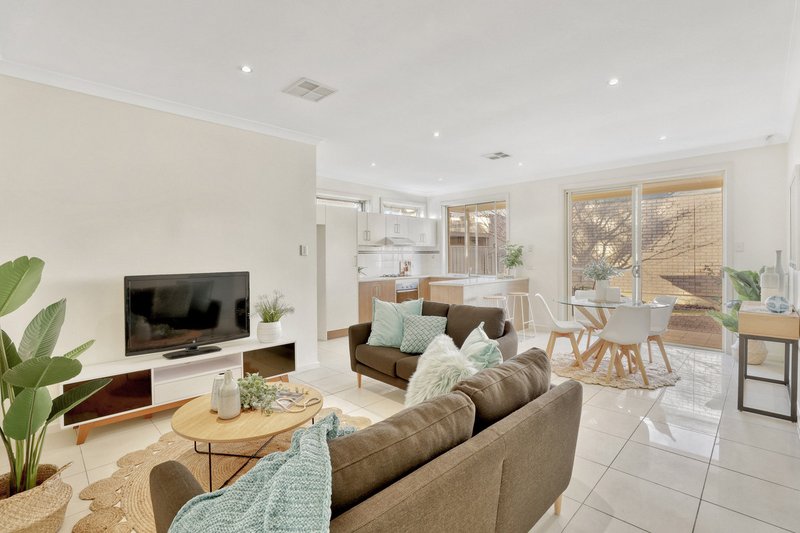 Photo - 9 Renown Avenue, Clovelly Park SA 5042 - Image 4