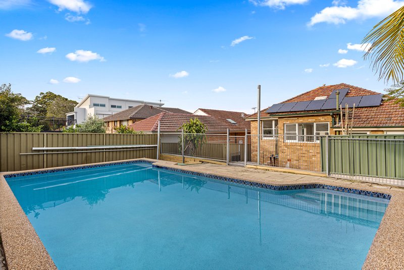 Photo - 9 Renown Avenue, Oatley NSW 2223 - Image 2