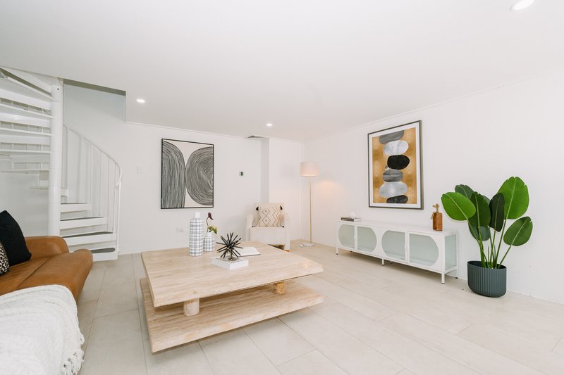 Photo - 9 Rhonda Close, Wahroonga NSW 2076 - Image 8