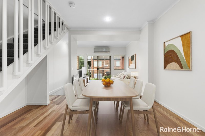 Photo - 9 Ribbony Walk, Maribyrnong VIC 3032 - Image 3