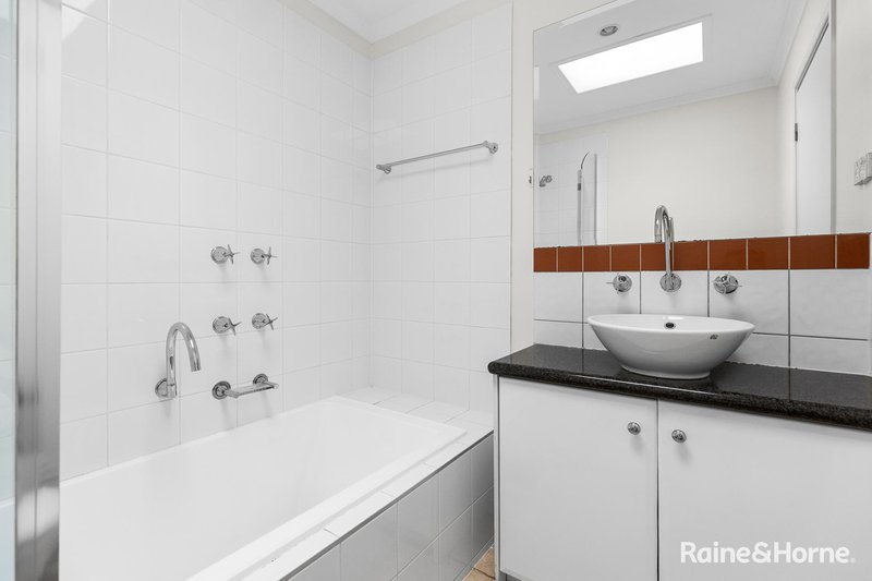 Photo - 9 Ribbony Walk, Maribyrnong VIC 3032 - Image 9