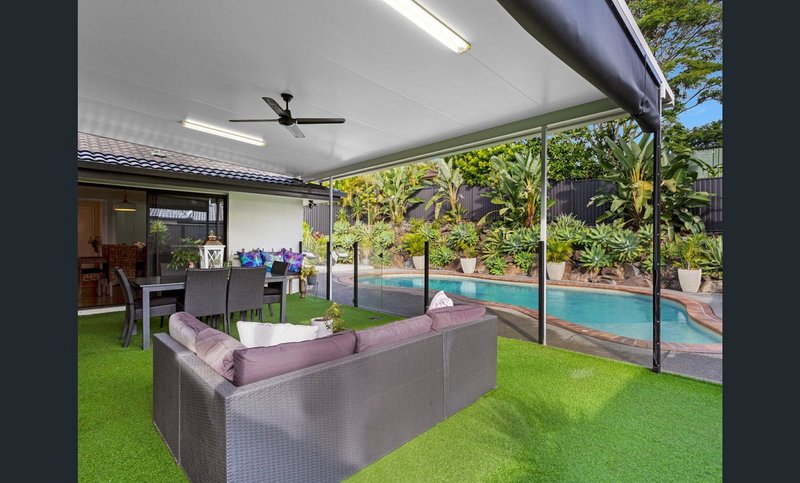 Photo - 9 Richard Crescent, Highland Park QLD 4211 - Image 2