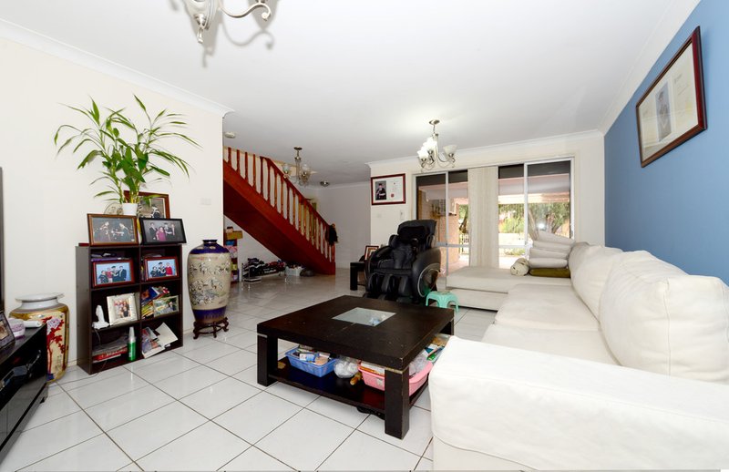 Photo - 9 Richmond Close, St Johns Park NSW 2176 - Image 13