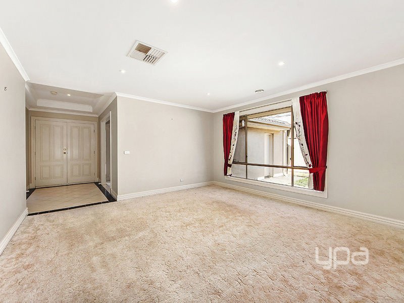 Photo - 9 Rigby Court, Taylors Lakes VIC 3038 - Image 2