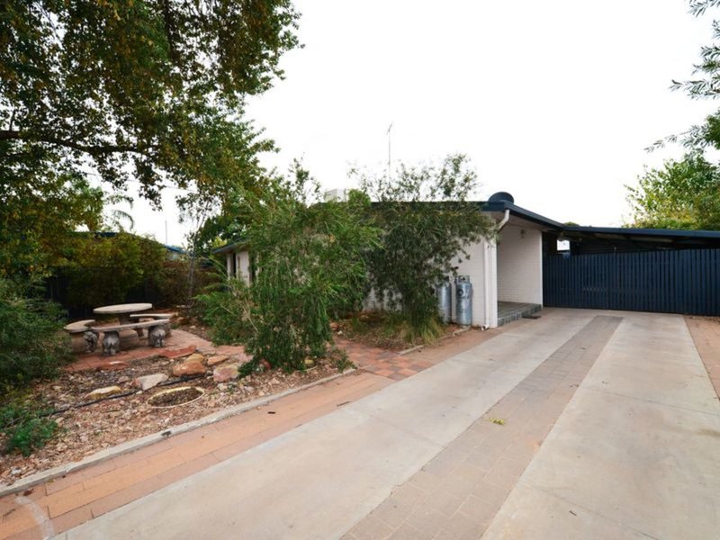 9 Roberts Crescent, Alice Springs NT 0870