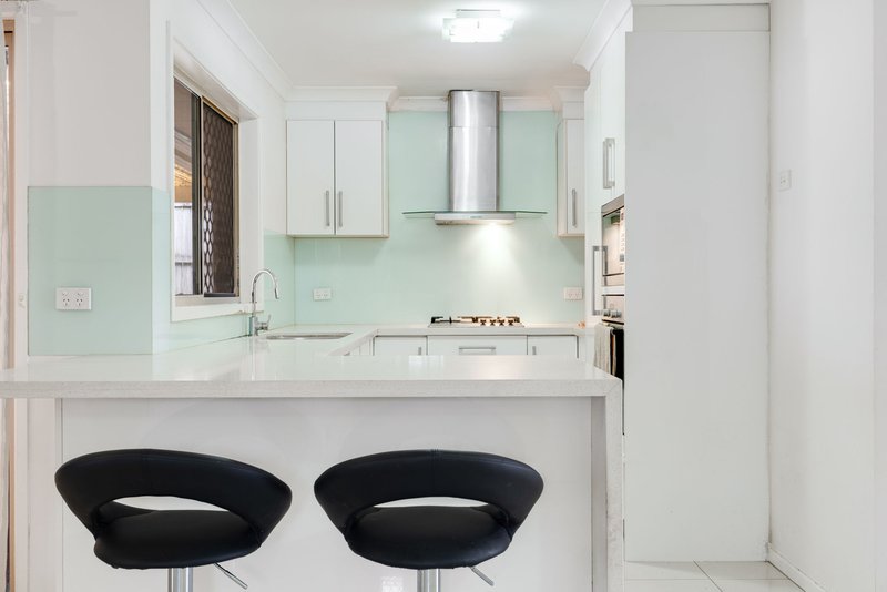 Photo - 9 Robinson Crescent, Runcorn QLD 4113 - Image 4