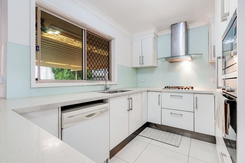 Photo - 9 Robinson Crescent, Runcorn QLD 4113 - Image 7