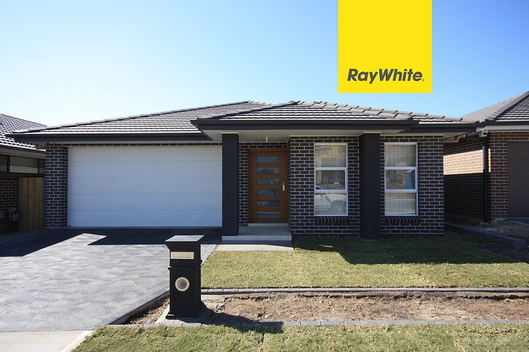 9 Rodwell Road, Oran Park NSW 2570