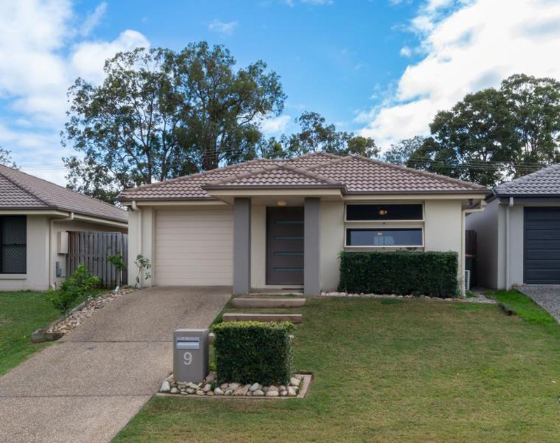 9 Roland Court, Kallangur QLD 4503