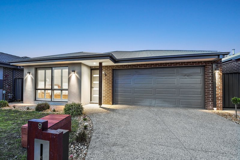 Photo - 9 Romney Way, Clyde North VIC 3978 - Image 3