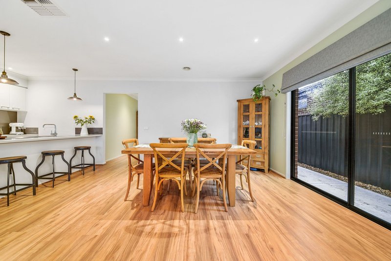 Photo - 9 Romney Way, Clyde North VIC 3978 - Image 5