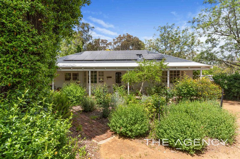 Photo - 9 Ronneby Road, Lesmurdie WA 6076 - Image 4