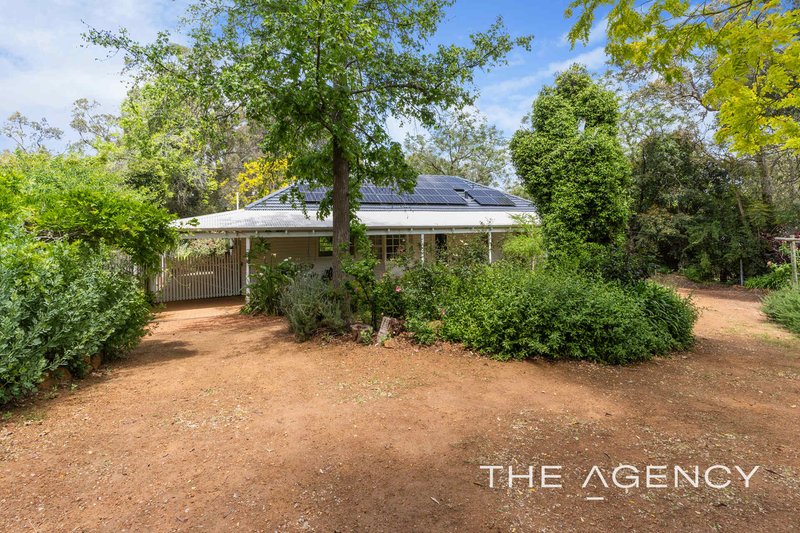 Photo - 9 Ronneby Road, Lesmurdie WA 6076 - Image 23