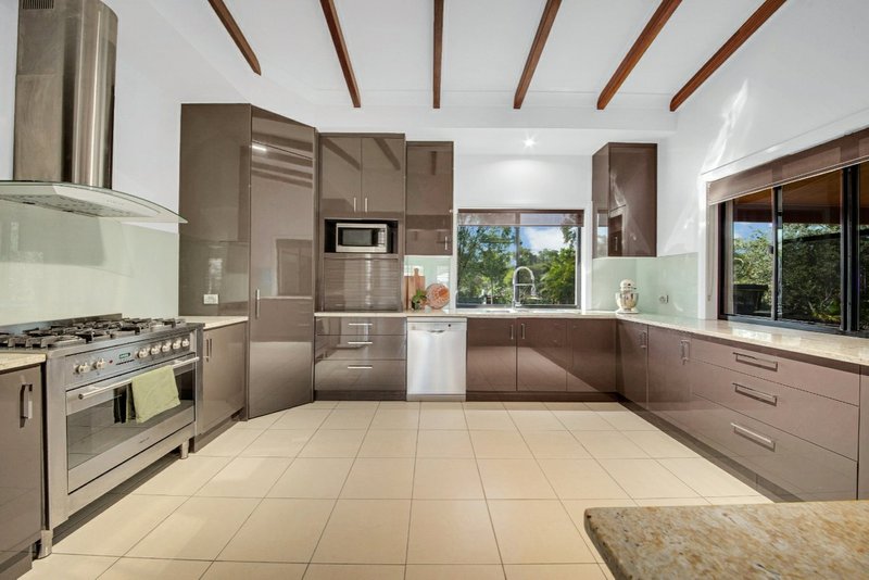 Photo - 9 Ronpen Close, Tannum Sands QLD 4680 - Image 3