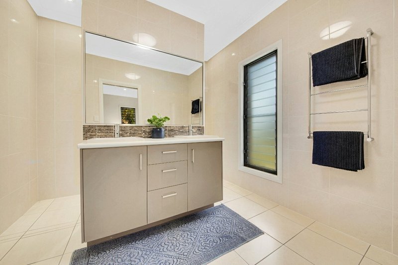 Photo - 9 Ronpen Close, Tannum Sands QLD 4680 - Image 8