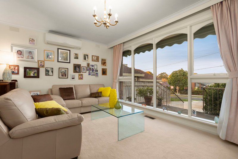 Photo - 9 Roswell Street, Glen Waverley VIC 3150 - Image 4